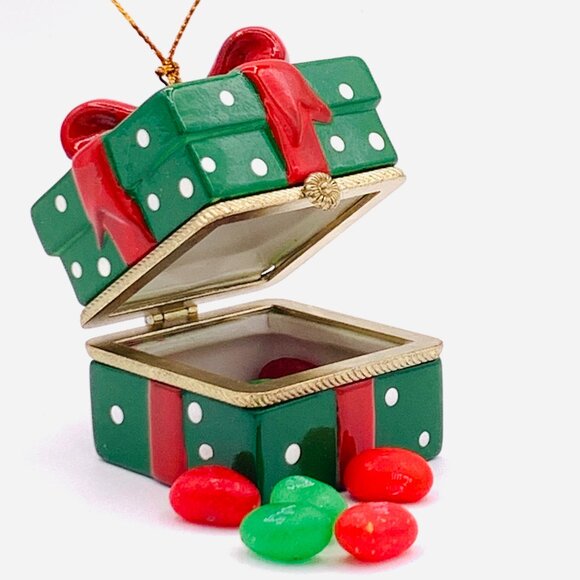 Polka Dot Gift Box Porcelain Hinged Surprise Gift Trinket Box Christmas Ornament - Picture 1 of 5